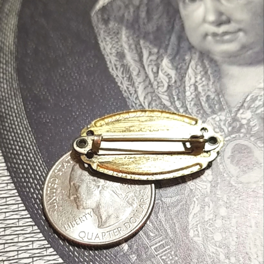 1800s Victorian Mother of Pearl Paste Stone Brooch - Picture 4 of 7